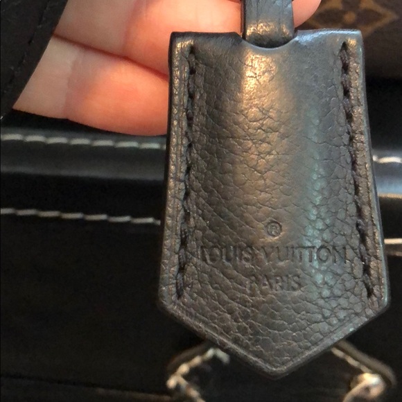 Louis Vuitton 2015 PALLAS Bag - Picture 3 of 12